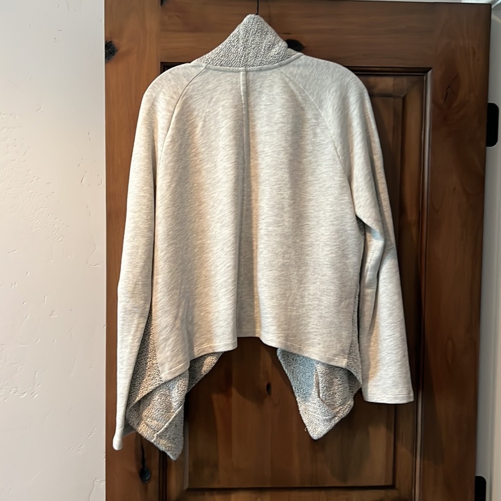 Loft, open sweatshirt, style jacket with pockets, cream, and gray size large - Picture 2 of 5
